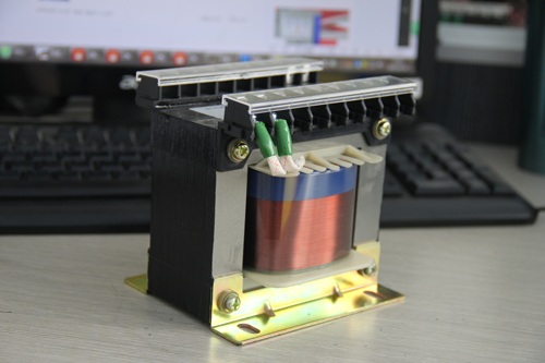 創(chuàng)穩(wěn)控制變壓器實(shí)景拍攝圖