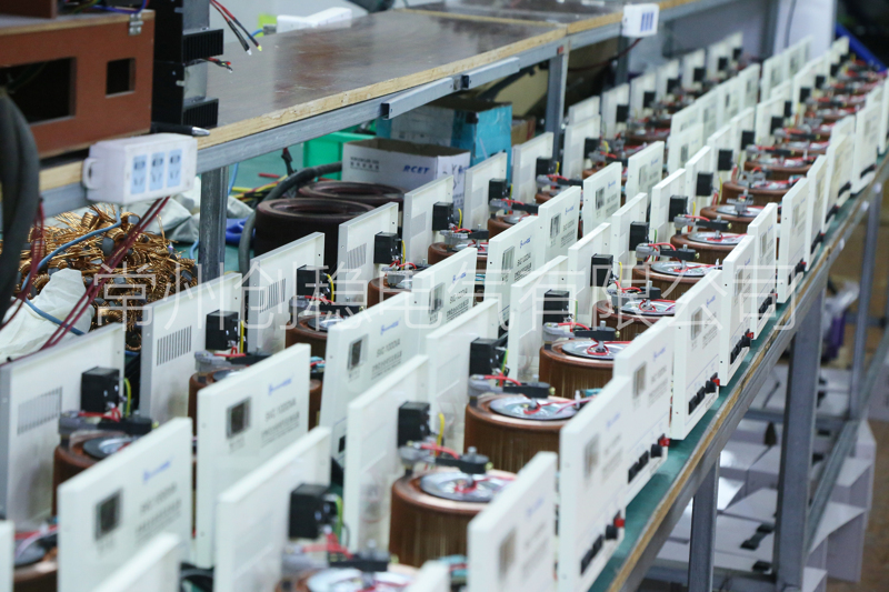 創穩電氣、SVC-1000VA穩壓器、寬域穩壓、220V/110V雙電壓